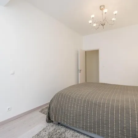 Lovely & Modern In The Center