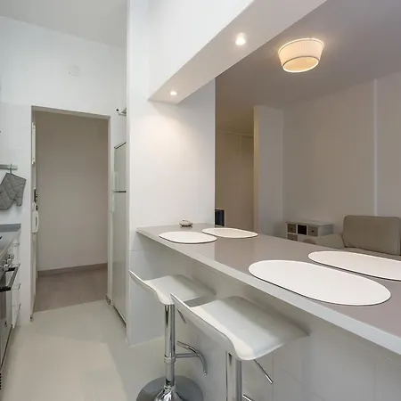 Lovely & Modern In The Center Lejlighed