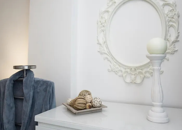 Lovely & Modern In The Center *