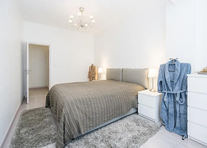 Appartement Lovely & Modern In The Center