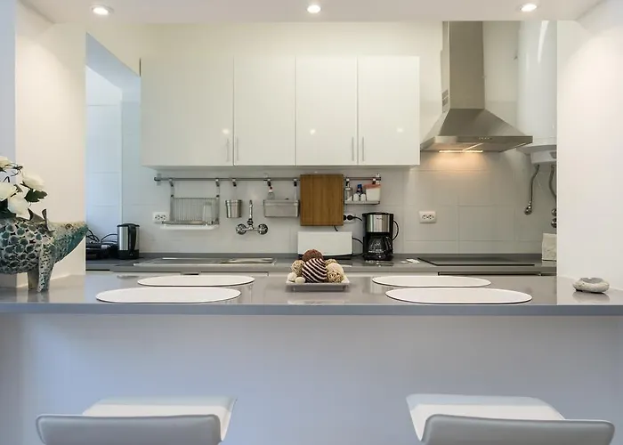 Lovely & Modern In The Center