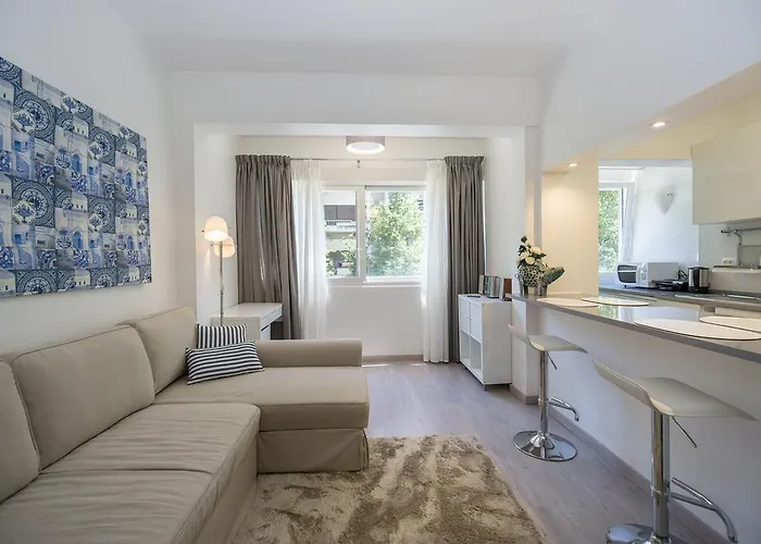 Lovely & Modern In The Center